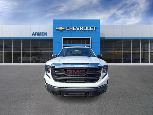 Certified 2025 GMC Sierra 1500 SLT image 3