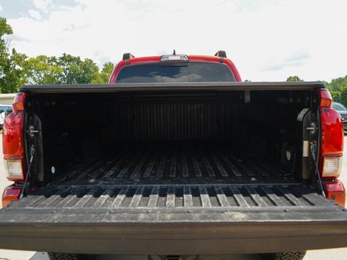 Used 2019 Toyota Tacoma TRD Sport w/ Technology Package RWD image 20