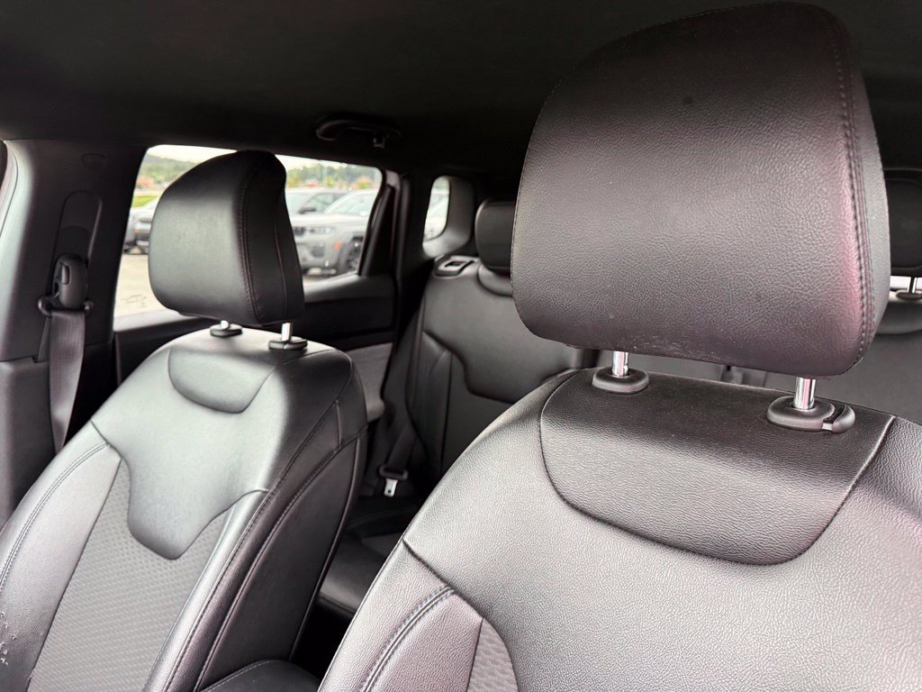 Used 2024 Jeep Compass Latitude AWD/4WD image 19