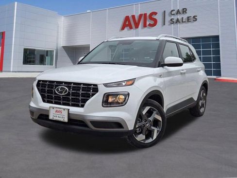 Used 2025 Hyundai Venue SEL FWD image 1