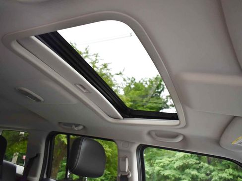 Used 2014 Jeep Patriot High Altitude FWD image 36