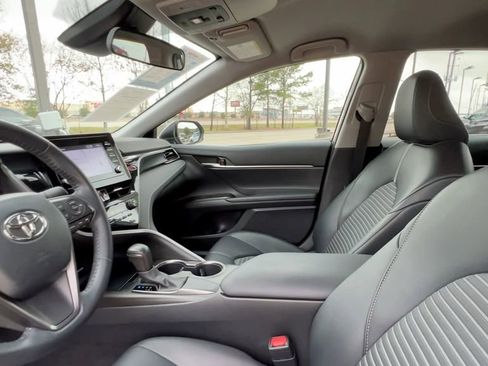 Used 2021 Toyota Camry SE image 34
