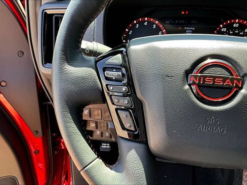 Used 2026 Nissan Frontier PRO-4X AWD/4WD image 13