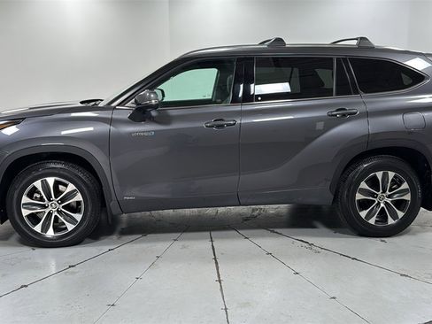 Used 2020 Toyota Highlander XLE image 8