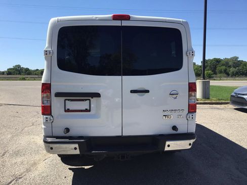 Used 2016 Nissan NV 3500 SL RWD image 8