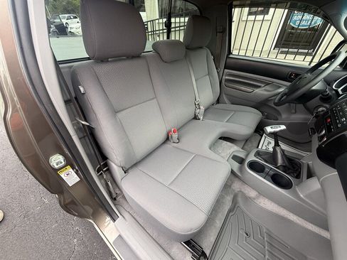Used 2011 Toyota Tacoma 2WD Regular Cab image 19