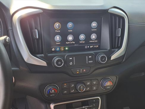 Used 2023 GMC Terrain SLT w/ Tech Package image 8