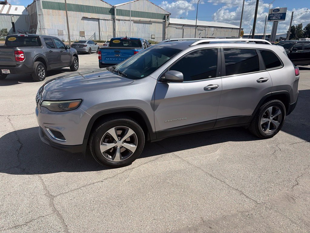 Used 2019 Jeep Cherokee Limited AWD/4WD image 2