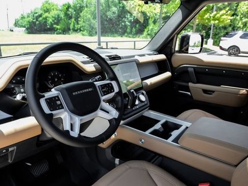 New 2026 Land Rover Defender 110 X-Dynamic SE AWD/4WD image 3
