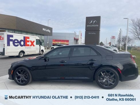 Used 2022 Chrysler 300 Touring L w/ Comfort Group RWD image 14
