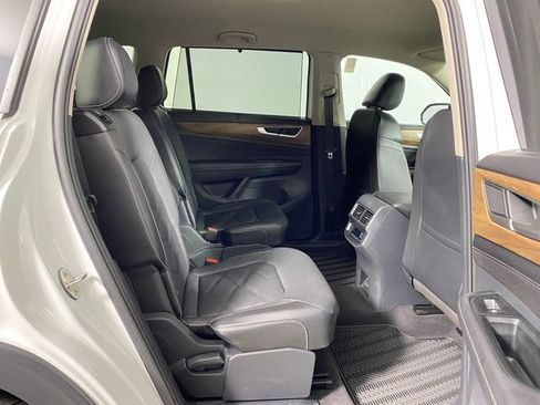 Used 2024 Volkswagen Atlas SE w/ Black Wheel Package AWD/4WD image 10
