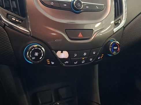 Used 2017 Chevrolet Cruze LT w/ Convenience Package FWD image 15