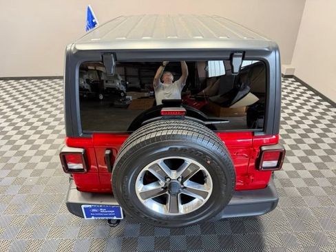 Used 2020 Jeep Wrangler Unlimited Sahara AWD/4WD image 12