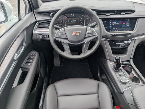 Used 2026 Cadillac XT5 Luxury FWD image 10