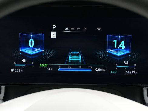 Used 2024 Hyundai Elantra Blue image 23