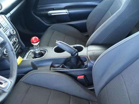 Used 2017 Ford Mustang Coupe RWD image 17