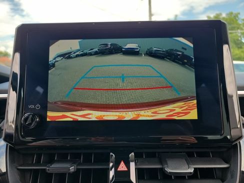 Used 2025 Toyota Corolla LE FWD image 11
