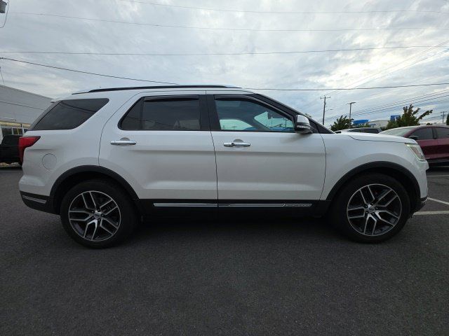 Used 2018 Ford Explorer Limited w/ Equipment Group 301A AWD/4WD image 3