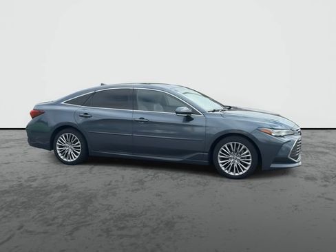 Used 2019 Toyota Avalon Limited w/ Carpet Mat Package FWD image 2
