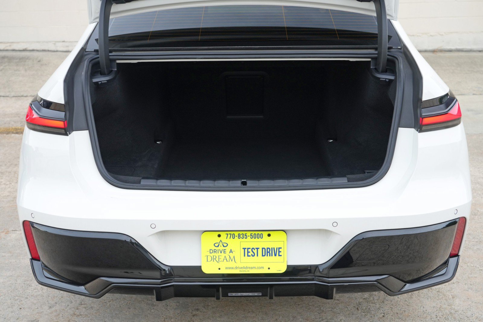Used 2023 BMW 740i RWD image 10