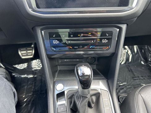 Certified 2024 Volkswagen Tiguan SE R-Line FWD image 22