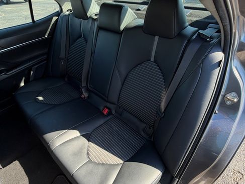 Used 2020 Toyota Camry SE image 14