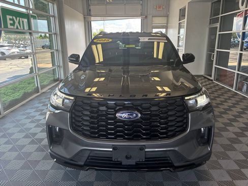 Used 2025 Ford Explorer ST-Line AWD/4WD image 2