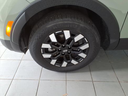 Certified 2025 Hyundai Santa Cruz SEL image 9