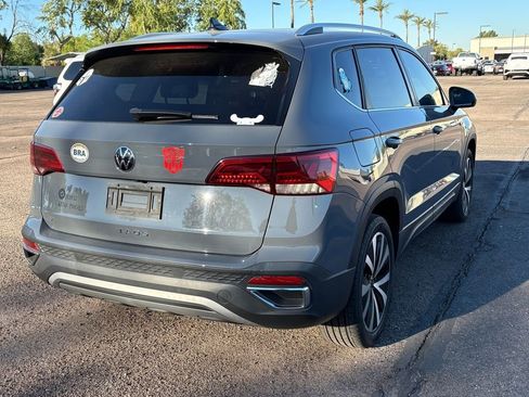 Used 2023 Volkswagen Taos SE image 4