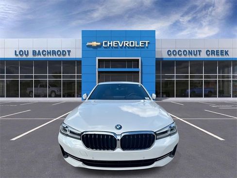 Used 2023 BMW 530e w/ M Sport Package image 3