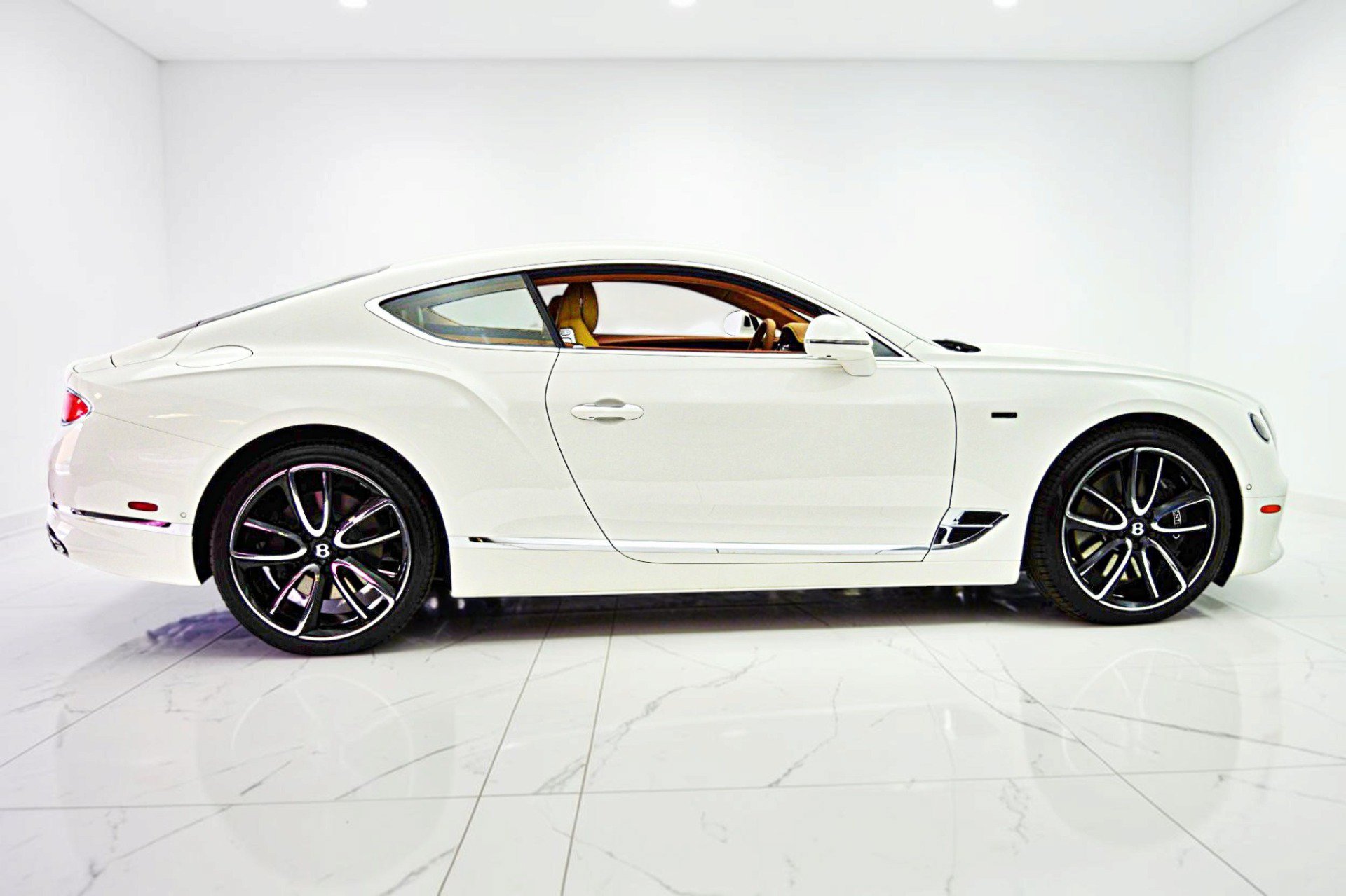 Used 2024 Bentley Continental GT AWD/4WD image 16