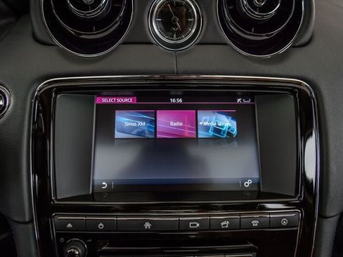 Used 2016 Jaguar XJ R-Sport AWD/4WD image 23