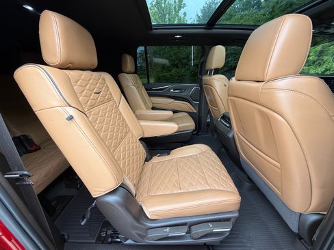 Used 2022 Cadillac Escalade ESV Sport w/ Touring Package AWD/4WD image 23