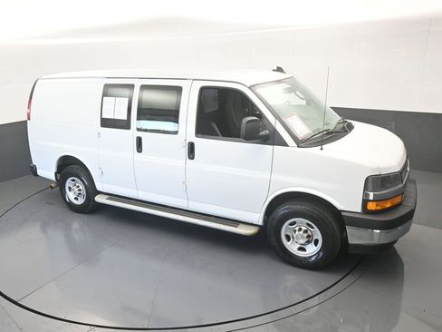 Used 2024 Chevrolet Express 2500 w/ Driver Convenience Package image 45