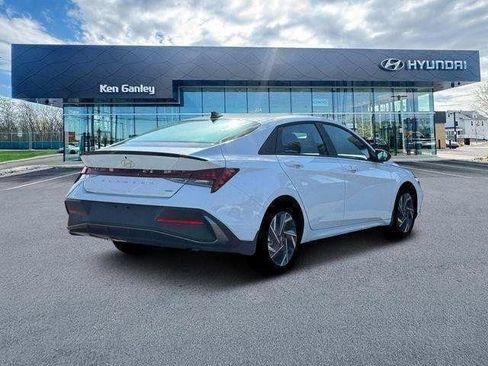 New 2025 Hyundai Elantra SEL FWD image 7