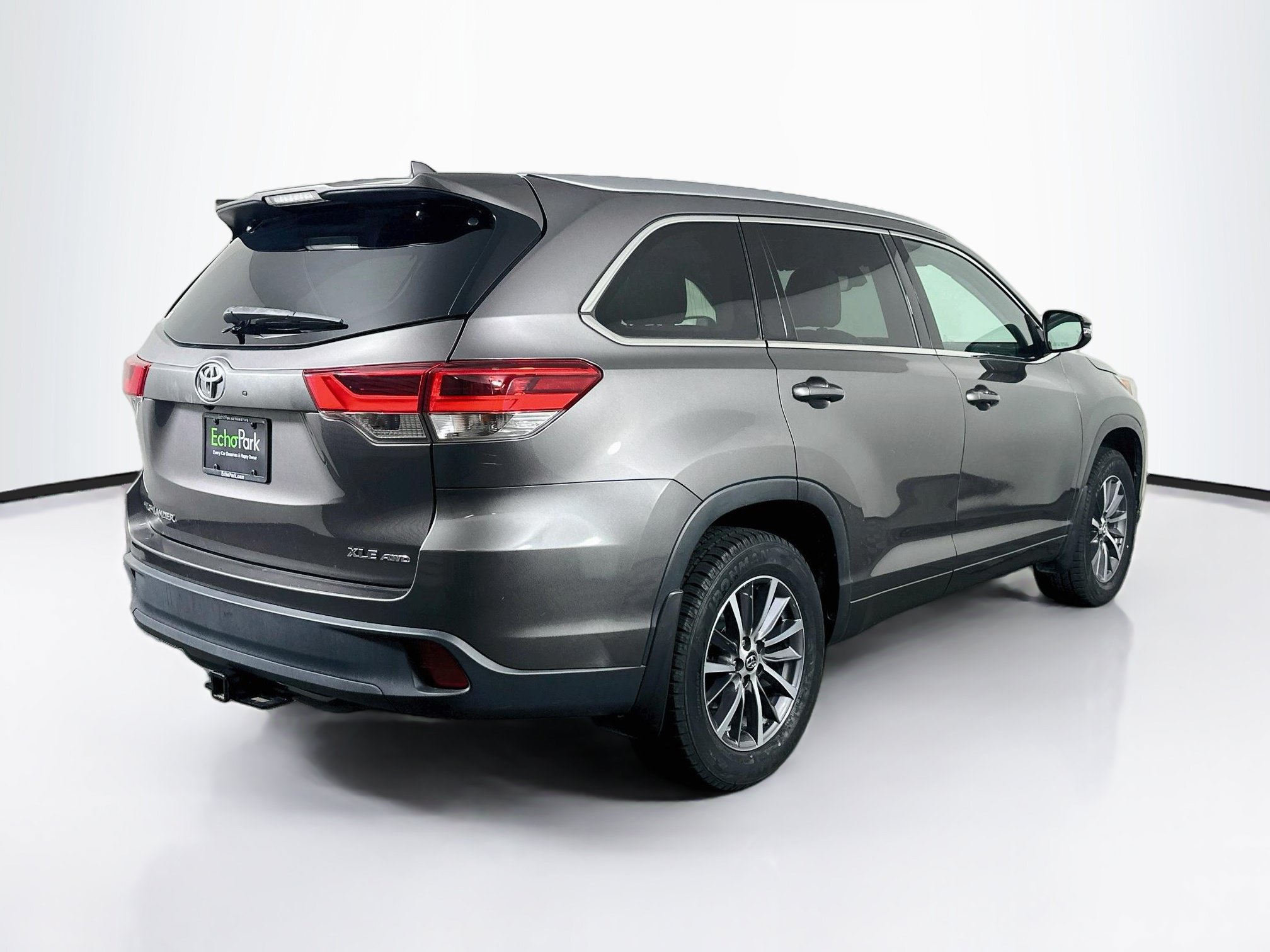 Used 2017 Toyota Highlander XLE w/ Carpet Mat Package AWD/4WD image 9