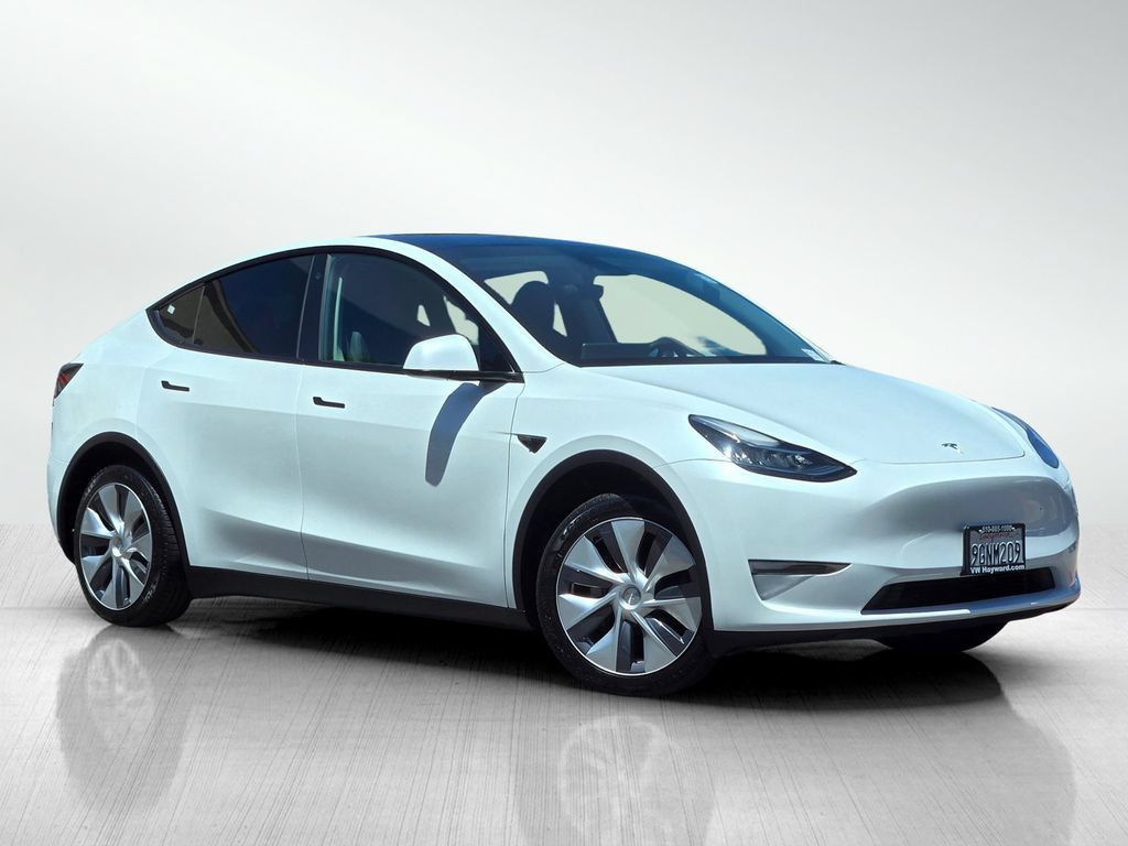Used 2023 Tesla Model Y Long Range AWD/4WD image 2