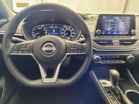 Used 2023 Nissan Altima 2.5 SV image 22