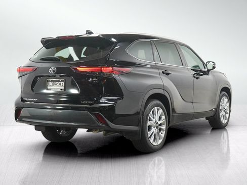 Used 2025 Toyota Highlander Limited AWD/4WD image 5