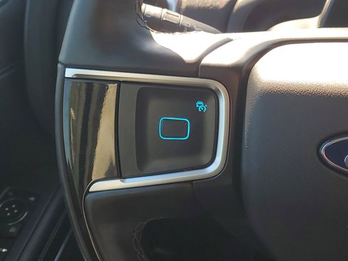 Certified 2025 Ford Expedition Platinum image 27