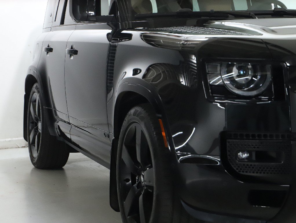 Certified 2024 Land Rover Defender 110 V8 AWD/4WD image 12