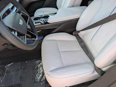 New 2026 Cadillac Lyriq Sport image 9