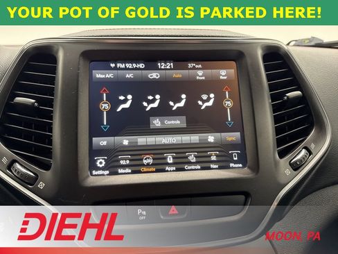 Used 2019 Jeep Cherokee Trailhawk image 33