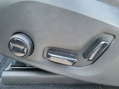 Used 2022 Volvo XC90 T6 Momentum w/ Protection Package Premier image 20