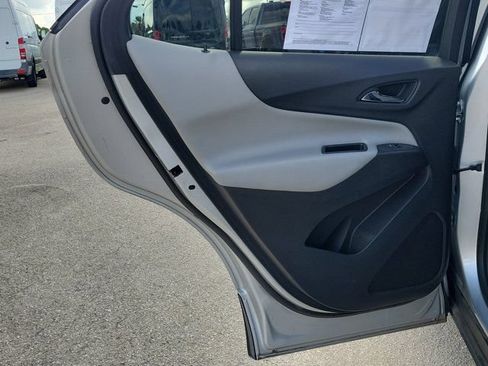 Used 2022 Chevrolet Equinox LT FWD image 15