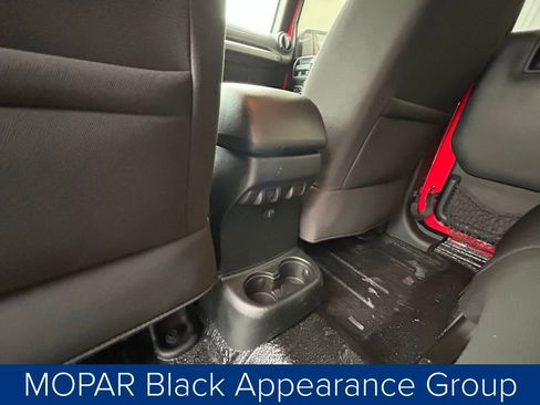 Used 2018 Jeep Wrangler Unlimited Sport S image 19