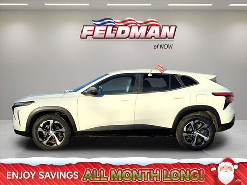 Used 2024 Chevrolet Trax RS image 2