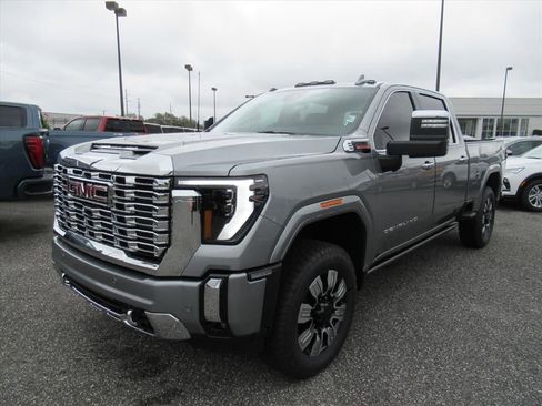 New 2026 GMC Sierra 2500 Denali w/ Denali Reserve Package image 3