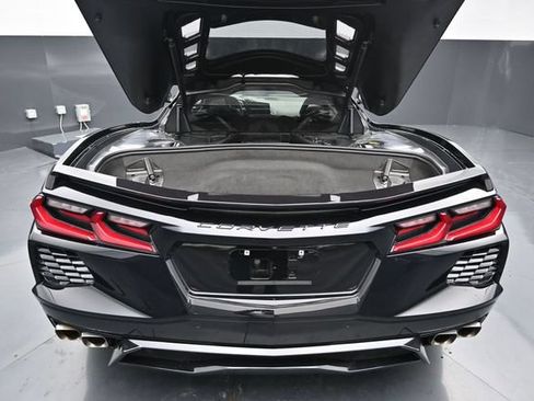 Used 2023 Chevrolet Corvette Stingray Coupe w/ Z51 Performance Package RWD image 9