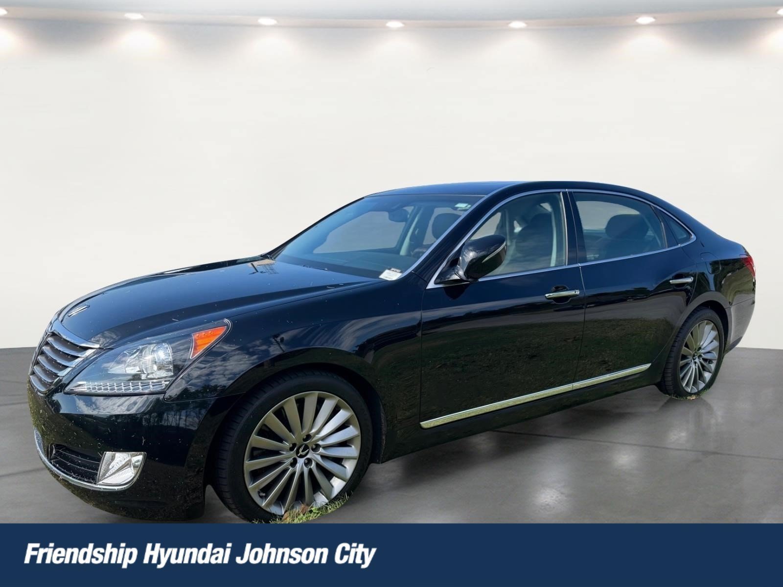 Used 2015 Hyundai Equus Signature RWD image 1